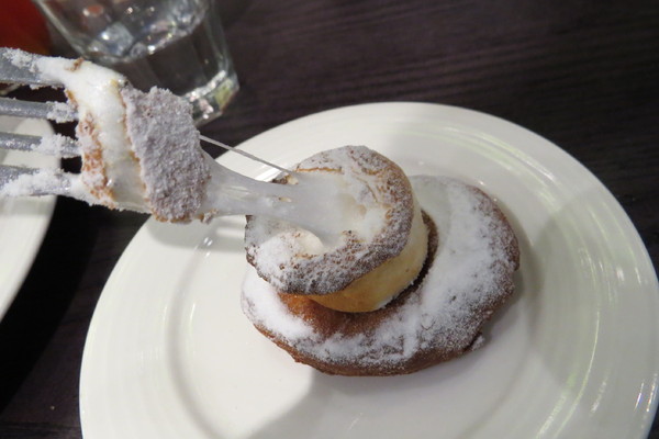 瓦法奇朵Waffogato(台北車站店)： ★蝦米!  整塊◇◇牛排牛肉麵只要99元(@[]@!!)         来