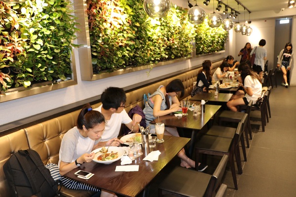 瓦法奇朵Waffogato(台北車站店):CP值高! 不論大小.中.西式餐點 複合式餐廳 大堆 Good!!!