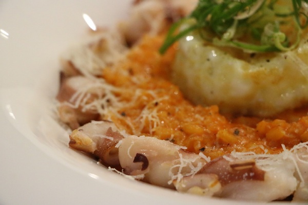 瓦法奇朵Waffogato(台北車站店):下雨天~就來這唄☺ 服務好,食物好吃,便宜,CP值高~