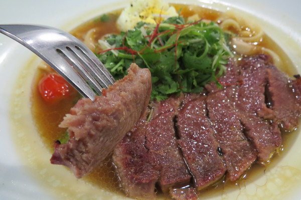 瓦法奇朵Waffogato(台北車站店):【台北市中正區】。瓦法奇朵 Waffogato 。上班族好去處!絕無僅有的安格斯牛排牛肉麵只要99元!