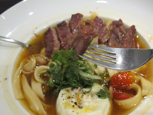 瓦法奇朵Waffogato(台北車站店):(Waffogato_瓦法奇朵站前店~美味食記)。高CP值餐廳推薦~安格斯牛排牛肉麵、雪花牛排皆只要99元~~