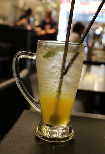 瓦法奇朵Waffogato(台北車站店)：▌~美味食記~Waffogato 瓦法奇朵 台北火車站 ▌高級的沙朗牛排特價只要199元！女生為之瘋狂的焗烤甜甜圈！