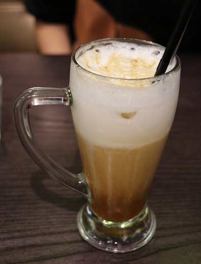 瓦法奇朵Waffogato(台北車站店)：▌~美味食記~Waffogato 瓦法奇朵 台北火車站 ▌高級的沙朗牛排特價只要199元！女生為之瘋狂的焗烤甜甜圈！