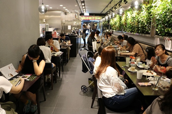 瓦法奇朵Waffogato(台北車站店)：【台北市】瓦法奇朵 Waffogato 信陽店 ~~西式餐點/中式餐點，你今天選哪一道？