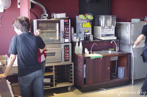 台灣BOLO冰火菠蘿((基隆店)):台灣BoLo基隆店~冰火波蘿包果然讓人難已抗拒丫~~