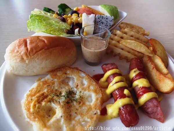 提姆胖胖Tim pang pang 早午餐&輕食：【美食特搜。屏東市】提姆胖胖早午餐(TIM PANG PANG)。屏東早午餐口袋名單 粉紅色調打造夢幻特色店