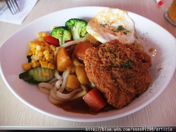 提姆胖胖Tim pang pang 早午餐&輕食：【美食特搜。屏東市】提姆胖胖早午餐(TIM PANG PANG)。屏東早午餐口袋名單 粉紅色調打造夢幻特色店