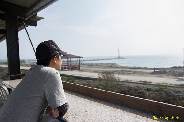 變形特區咖啡輕食館：【食記】｛屏東。東港鎮｝與大黃蜂在變形特區約會