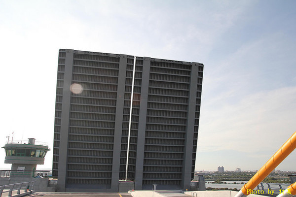 變形特區咖啡輕食館：【食記】｛屏東。東港鎮｝與大黃蜂在變形特區約會
