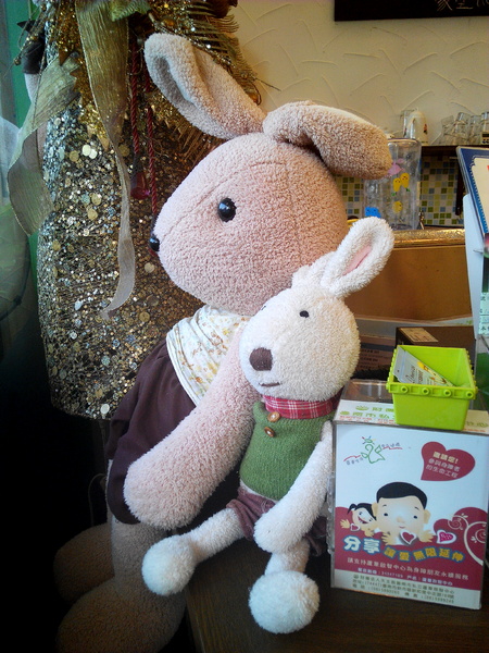 O2 Brunch & Café 歐圖早午餐咖啡廚房(新市南科店):【臺南Ω新市區】O2 Brunch & Café 歐圖早午餐咖啡廚房(新市南科店)。適合家庭、朋友聚餐的溫馨小天地