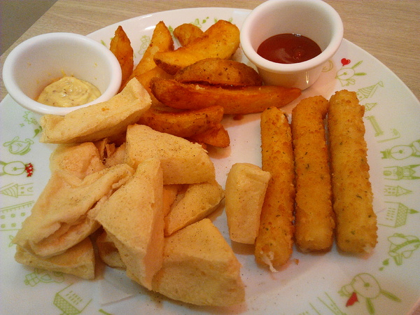 O2 Brunch & Café 歐圖早午餐咖啡廚房(新市南科店):【臺南Ω新市區】O2 Brunch & Café 歐圖早午餐咖啡廚房(新市南科店)。適合家庭、朋友聚餐的溫馨小天地