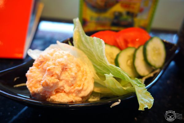 東海鮮魚道：※ 東海鮮魚道 ※【星羽愛美食-台中南屯】原喜多樂轉型平價丼飯，價格平實鮭魚軟嫩鮮美，用餐氣氛和附餐卻不得我們心~