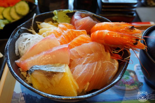 東海鮮魚道：※ 東海鮮魚道 ※【星羽愛美食-台中南屯】原喜多樂轉型平價丼飯，價格平實鮭魚軟嫩鮮美，用餐氣氛和附餐卻不得我們心~