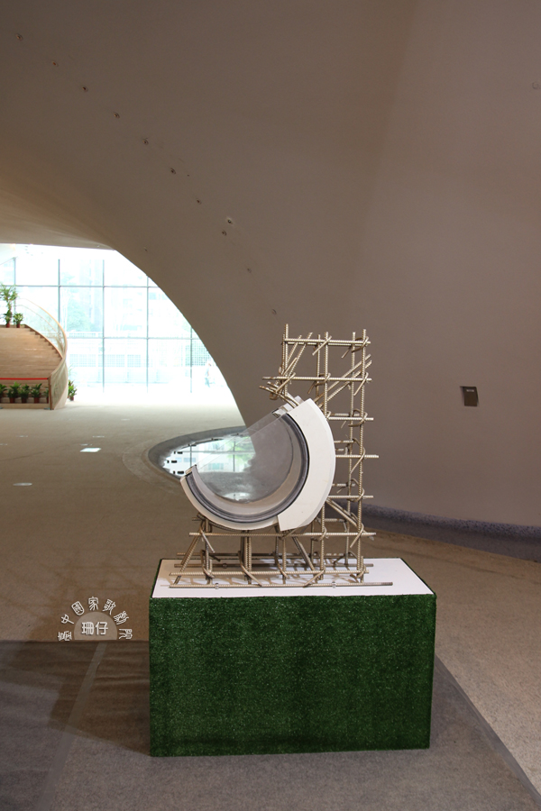 台中國家歌劇院:參觀臺中國家歌劇院✪美聲涵洞、臺中新地標~103.11.05