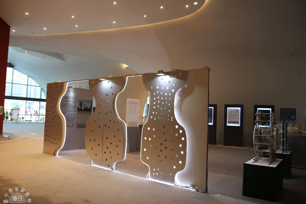 台中國家歌劇院:參觀臺中國家歌劇院✪美聲涵洞、臺中新地標~103.11.05