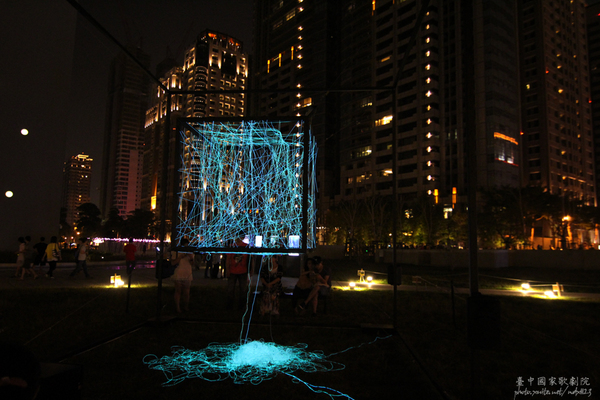 台中國家歌劇院:參觀臺中國家歌劇院✪美聲涵洞、臺中新地標~103.11.05