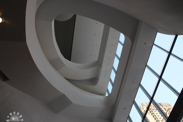 台中國家歌劇院:參觀臺中國家歌劇院✪美聲涵洞、臺中新地標~103.11.05