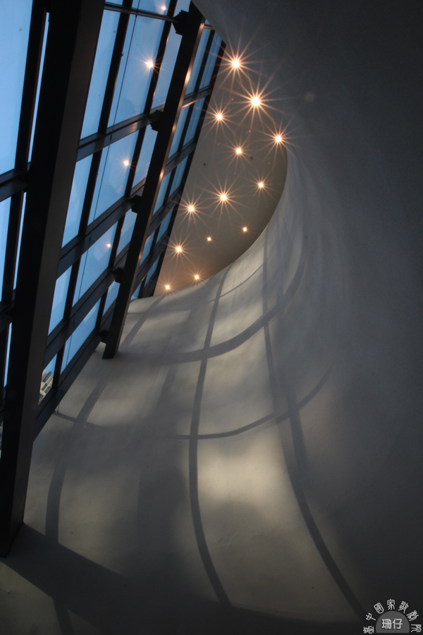 台中國家歌劇院:參觀臺中國家歌劇院✪美聲涵洞、臺中新地標~103.11.05