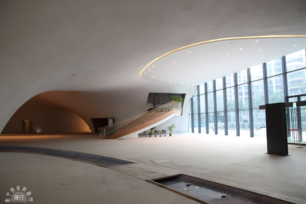 台中國家歌劇院:參觀臺中國家歌劇院✪美聲涵洞、臺中新地標~103.11.05