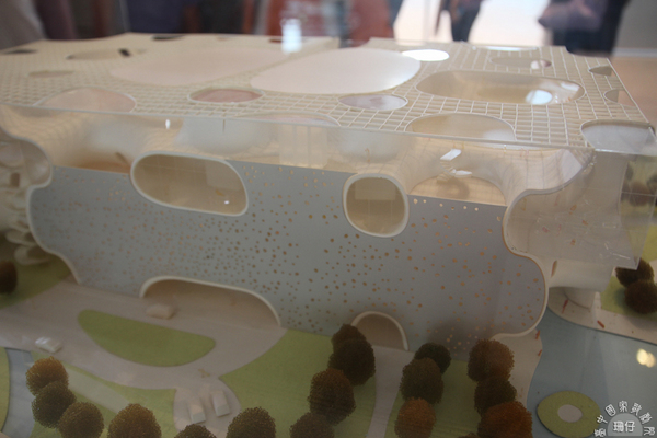 台中國家歌劇院:參觀臺中國家歌劇院✪美聲涵洞、臺中新地標~103.11.05