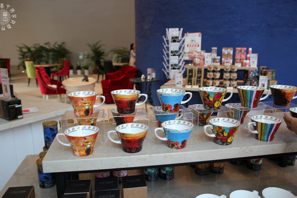 台中國家歌劇院:參觀臺中國家歌劇院✪美聲涵洞、臺中新地標~103.11.05