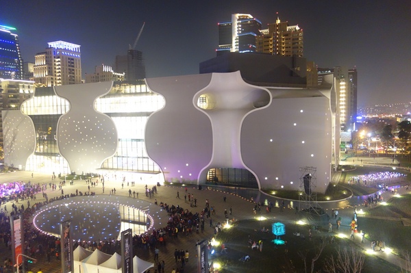 光舞紀Fantastical Metamorphosis：1031121[官本金文愛台灣]台中西屯國家歌劇院光舞紀Fantastical Metamorphosis超華麗的3D光雕之夜