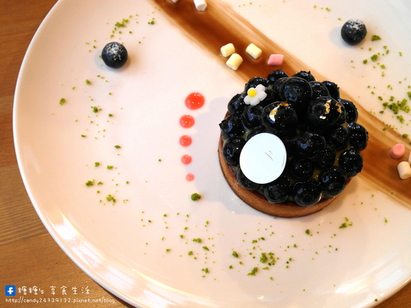 窩巷-Hidden Lane:〖台中│美食〗窩巷-Hidden Lane ❤ 隱藏於巷弄中的日式老宅甜點店,充滿著懷舊復古風,甜點擺盤超華麗~~冬季草莓新鮮上市!!