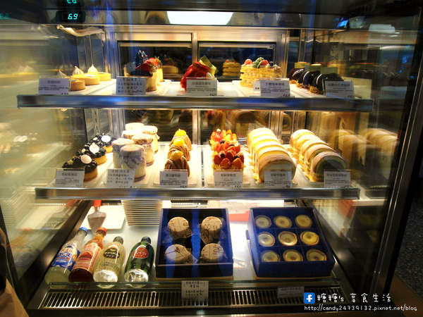 窩巷-Hidden Lane:〖台中│美食〗窩巷-Hidden Lane ❤ 隱藏於巷弄中的日式老宅甜點店,充滿著懷舊復古風,甜點擺盤超華麗~~冬季草莓新鮮上市!!