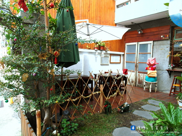 窩巷-Hidden Lane:〖台中│美食〗窩巷-Hidden Lane ❤ 隱藏於巷弄中的日式老宅甜點店,充滿著懷舊復古風,甜點擺盤超華麗~~冬季草莓新鮮上市!!