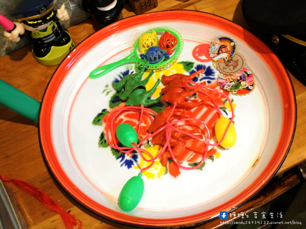 窩巷-Hidden Lane:〖台中│美食〗窩巷-Hidden Lane ❤ 隱藏於巷弄中的日式老宅甜點店,充滿著懷舊復古風,甜點擺盤超華麗~~冬季草莓新鮮上市!!