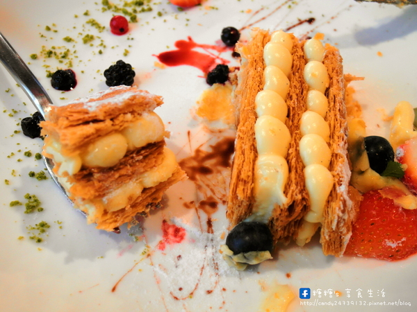 窩巷-Hidden Lane:〖台中│美食〗窩巷-Hidden Lane ❤ 隱藏於巷弄中的日式老宅甜點店,充滿著懷舊復古風,甜點擺盤超華麗~~冬季草莓新鮮上市!!