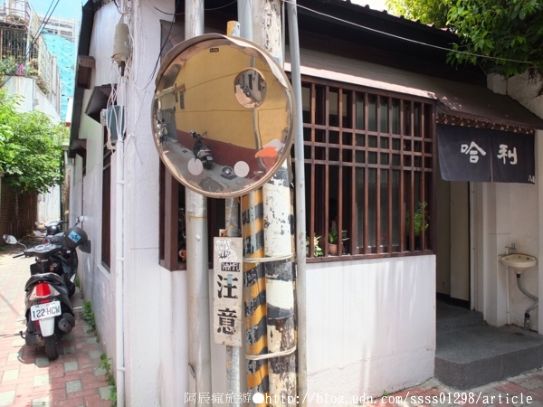 哈利速食:【美食特搜。台南中西區】哈利速食。自製漢堡肉、沙拉 台灣茶葉熬煮茶飲 遠近馳名巷弄內早餐店