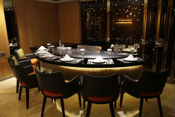 裕元花園酒店，WINDSOR HOTEL，元膳日式料哩，鐵板燒，賓利禮車接駁，