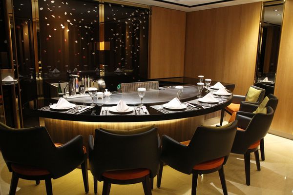 裕元花園酒店，WINDSOR HOTEL，元膳日式料哩，鐵板燒，賓利禮車接駁，