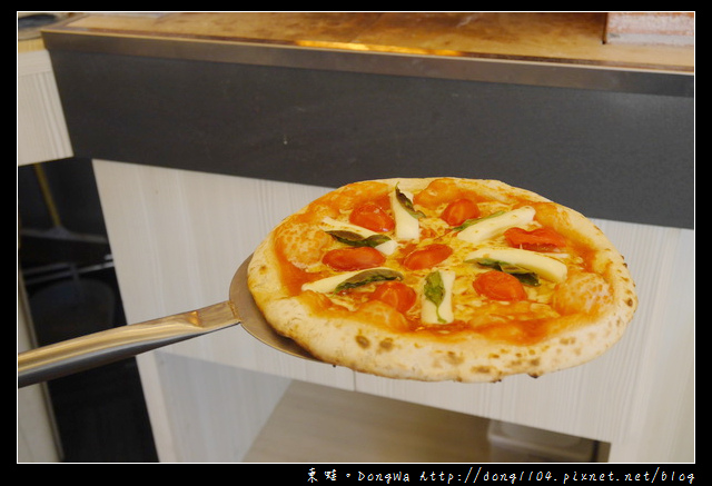 【新竹食記】青草湖野餐趣|手工窯烤拿坡里披薩|轉角726咖啡