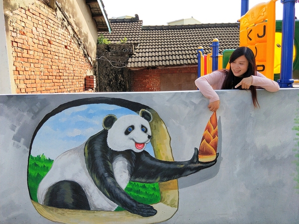 搶先曝光全台唯一3D貓熊彩繪村：【雲林斗南景點】石龜溪貓熊彩繪村~唯一以貓熊為主題的彩繪