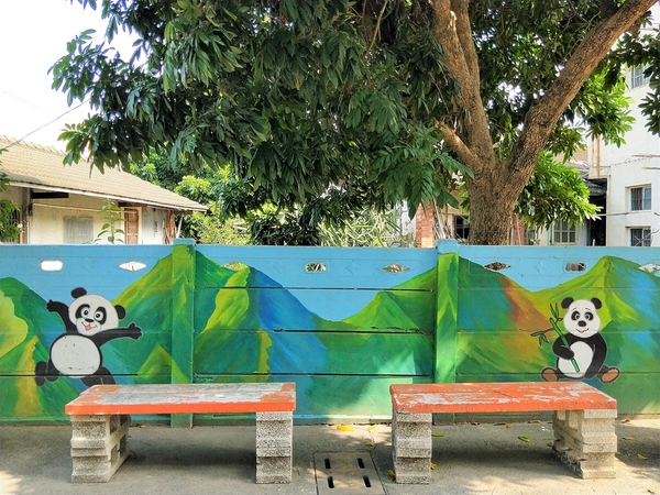 搶先曝光全台唯一3D貓熊彩繪村：【雲林斗南景點】石龜溪貓熊彩繪村~唯一以貓熊為主題的彩繪