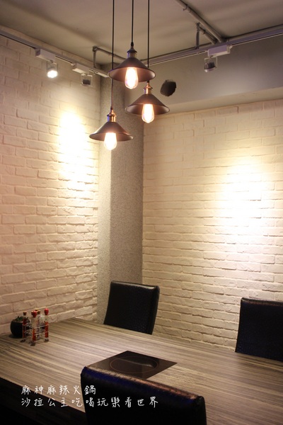 麻神麻辣火鍋：台北捷運美食『麻神職人嚴選麻辣火鍋』南京三民站/宵夜/桌邊服務