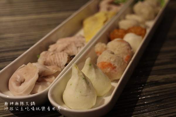 麻神麻辣火鍋：台北捷運美食『麻神職人嚴選麻辣火鍋』南京三民站/宵夜/桌邊服務