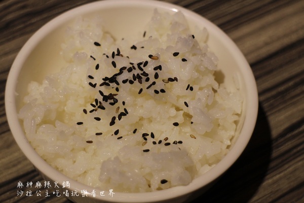 麻神麻辣火鍋：台北捷運美食『麻神職人嚴選麻辣火鍋』南京三民站/宵夜/桌邊服務