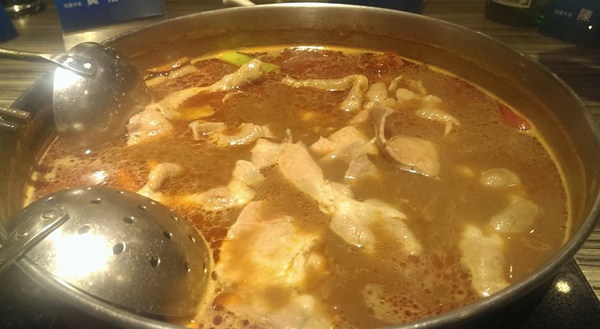 麻神麻辣火鍋:傳說果凍鴨血的麻神麻辣鍋