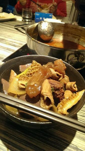 麻神麻辣火鍋:傳說果凍鴨血的麻神麻辣鍋