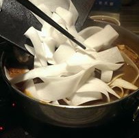 麻神麻辣火鍋:傳說果凍鴨血的麻神麻辣鍋