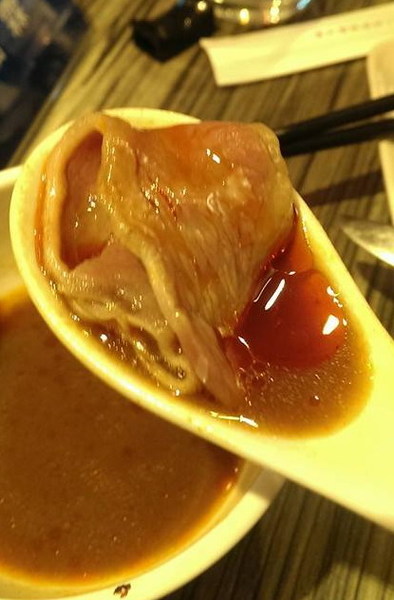 麻神麻辣火鍋:傳說果凍鴨血的麻神麻辣鍋