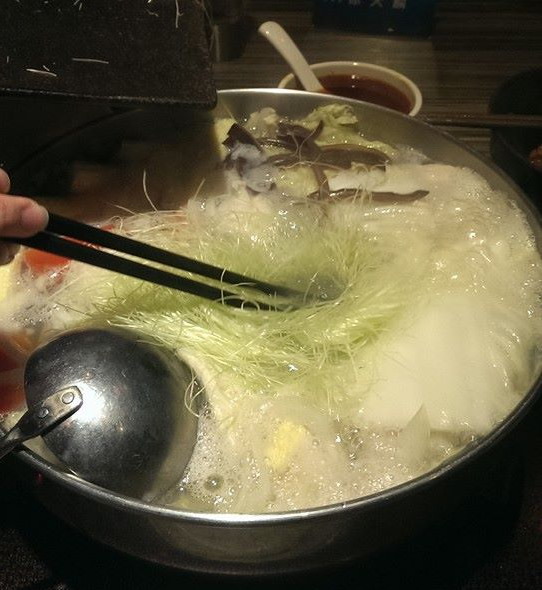 麻神麻辣火鍋:傳說果凍鴨血的麻神麻辣鍋