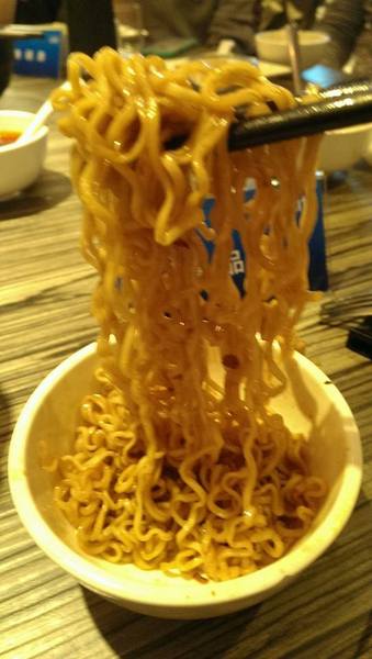 麻神麻辣火鍋:傳說果凍鴨血的麻神麻辣鍋