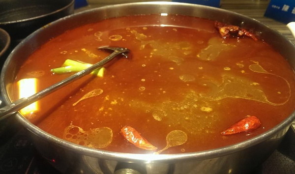 麻神麻辣火鍋:傳說果凍鴨血的麻神麻辣鍋