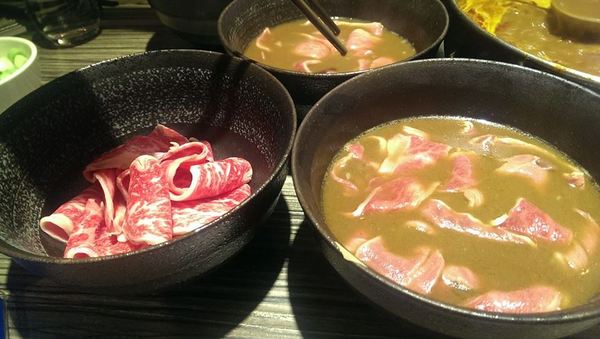 麻神麻辣火鍋:傳說果凍鴨血的麻神麻辣鍋