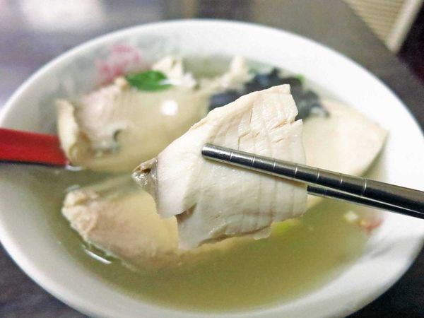 【永和美食】擱一碗鮮魚湯-無刺虱目魚湯,雞肉飯