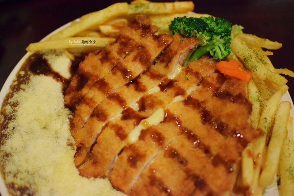 麴町食堂兒玉傳統家庭料理：台南 北區 ．限量泥火山起司豬排咖哩飯  麴町食堂